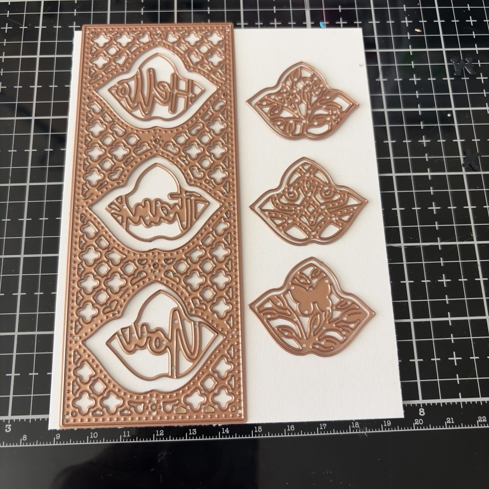 Spellbinders Trefoil Tile & Panel Card Creator Small Die of the Month Feb 2021